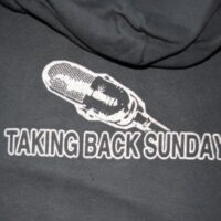 Taking Back Sunday – Microphone (Hood/Munkjacka)