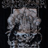Skitsystem – Pestens Tid (T-Shirt)