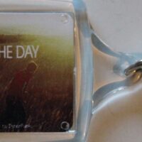 Saves The Day – Field (Nyckelbricka/Keyfob)